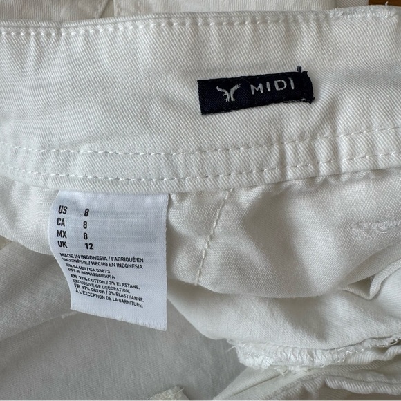 American Eagle White Stretch Midi Shorts Sz. 8 - Picture 6 of 6